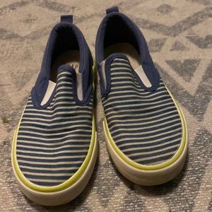 Boys gap slip ons 12